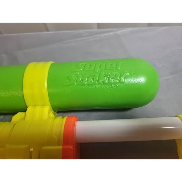 Hasbro 2008 20th Anniversary Super Soaker 50 Water Gun Toy tested - Picture 2 of 4